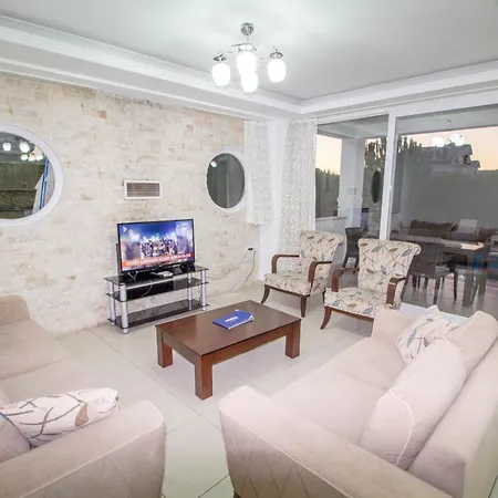 ヴィラ Hisarpark D Villa, Oezel Havuzlu, *