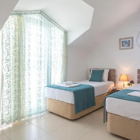 Hisarpark D Villa, Oezel Havuzlu, * フェティエ