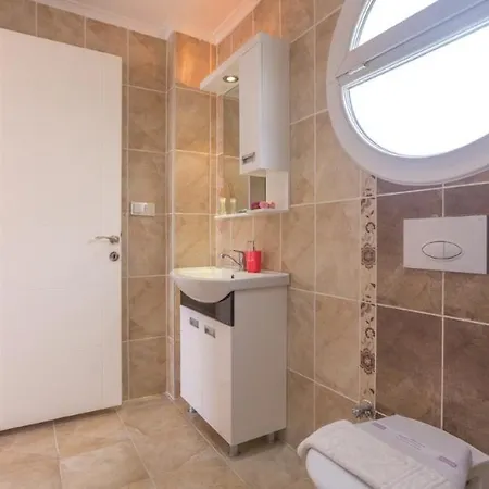 ヴィラ Hisarpark D Villa, Oezel Havuzlu, *