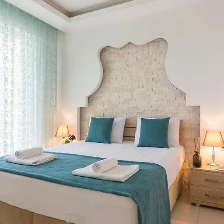 Hisarpark D Villa, Oezel Havuzlu, * フェティエ